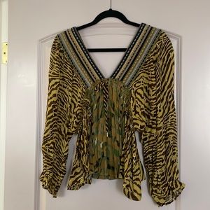 Gorgeously NEW anthro top